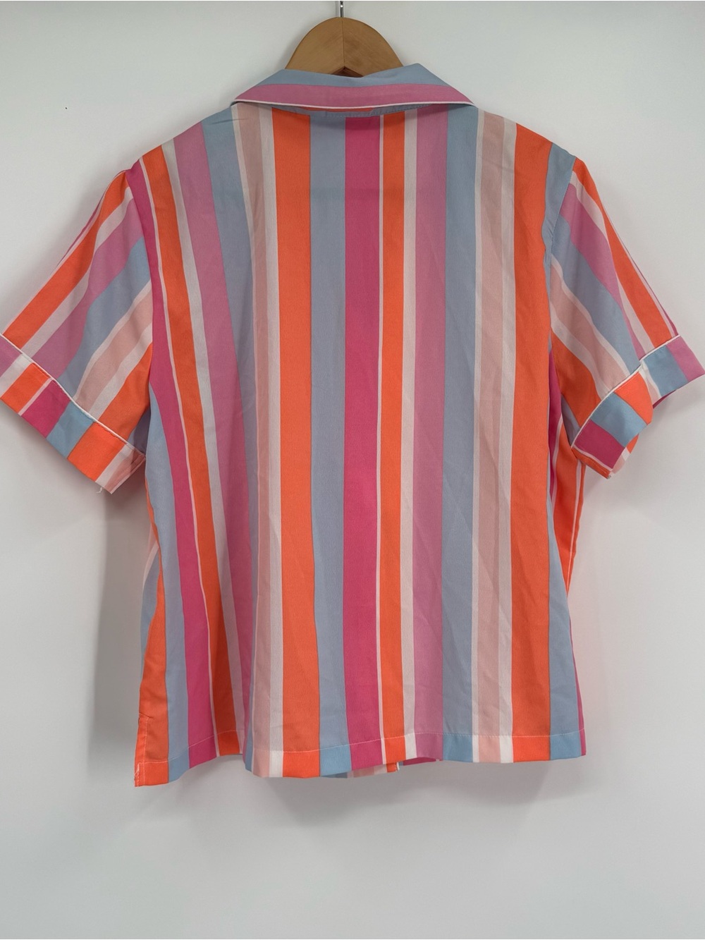 Tommy Bahama Sleepwear Pajama Set Women Size M Striped Button Top Shorts Pockets - Picture 5 of 8